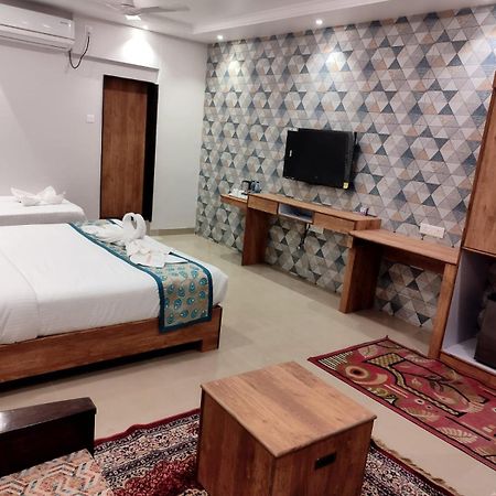 Boshan Hotels Mapusa Zewnętrze zdjęcie