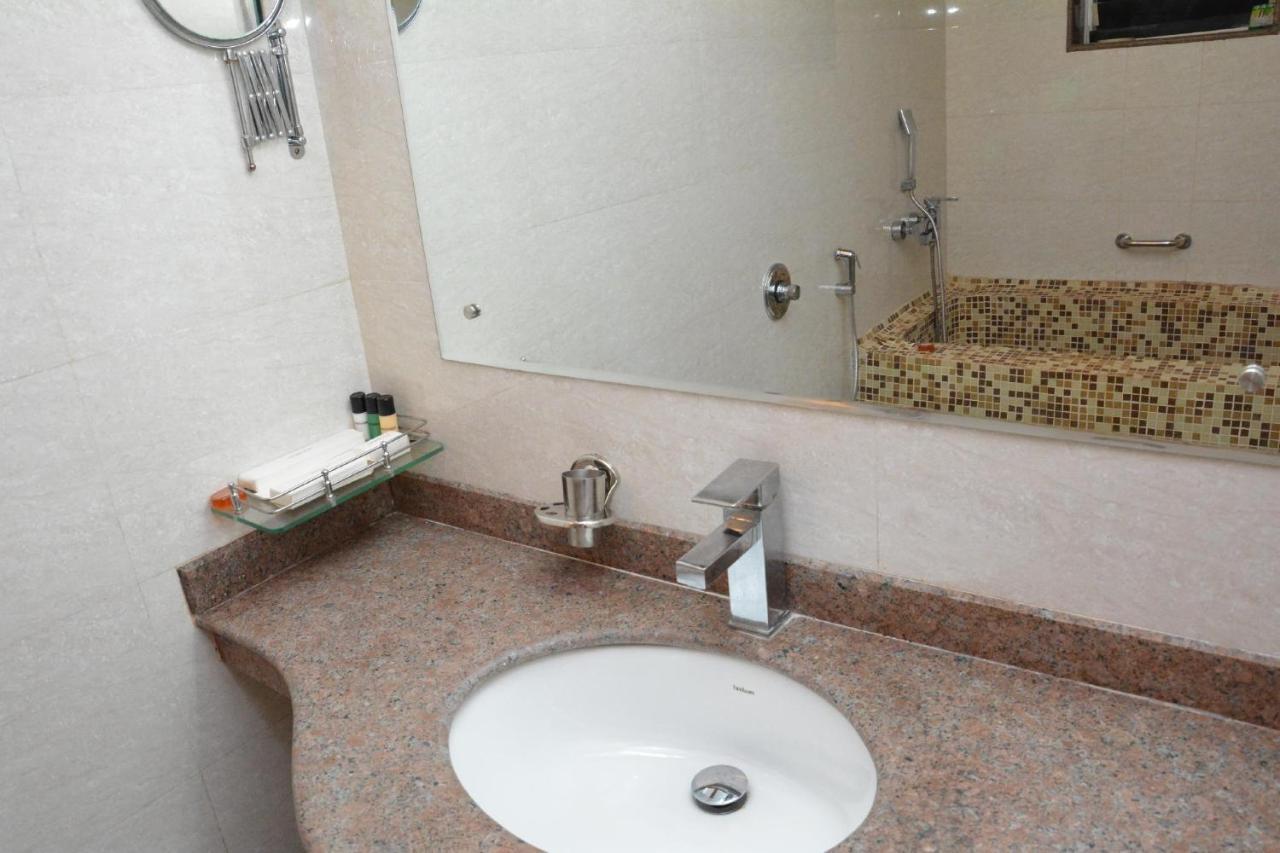 Boshan Hotels Mapusa Zewnętrze zdjęcie