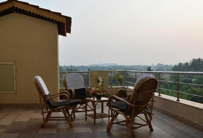 Boshan Hotels Mapusa Zewnętrze zdjęcie